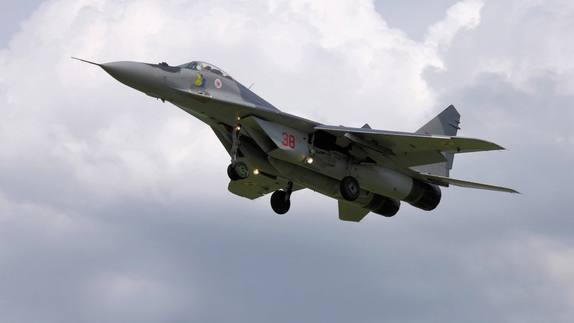 一柄击穿钢铁城墙的国王之锤,切特以凡人之躯比肩神明