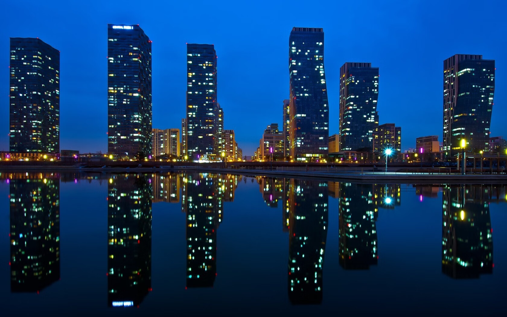 刺破夜幕的橙光，布伦森，或一个被压力雕琢的传说