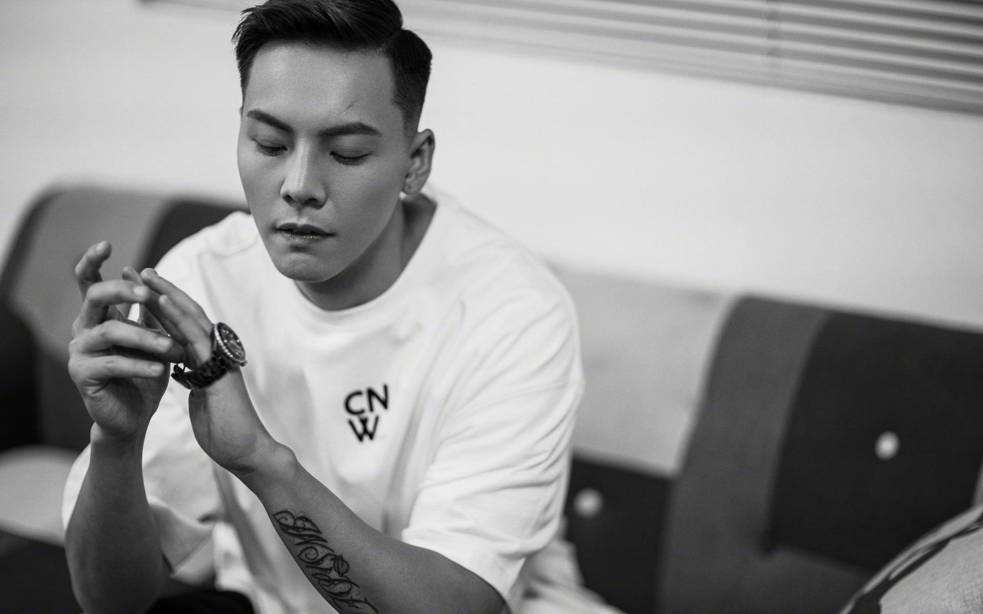 F1赛道上的政治漂移,当帕尔默在引擎轰鸣中踩下权力的油门